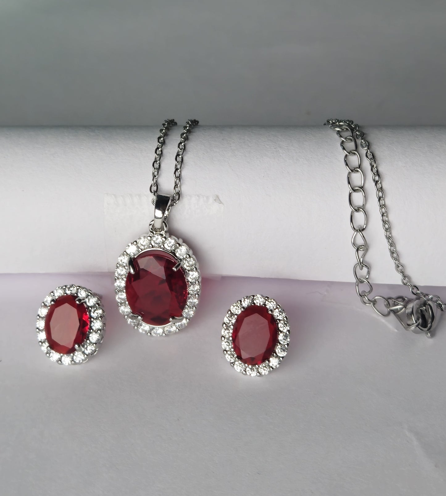 Red Diamond Oval Silver Chain and Pendant