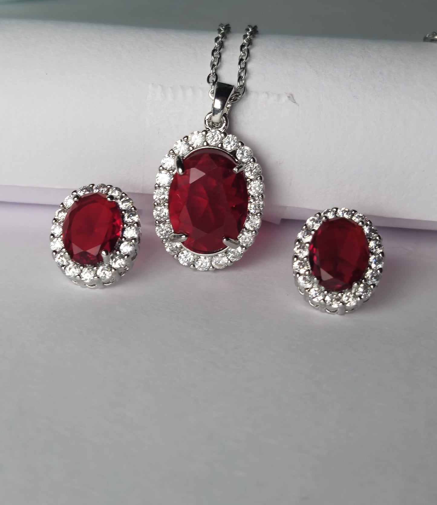 Red Diamond Oval Silver Chain and Pendant